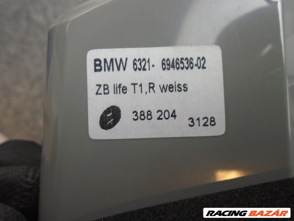 [GYÁRI ÚJ] BMW - Jobb hátsó külső lámpabúra - fehér indexes 3-as / E46  (01-től) 3. kép